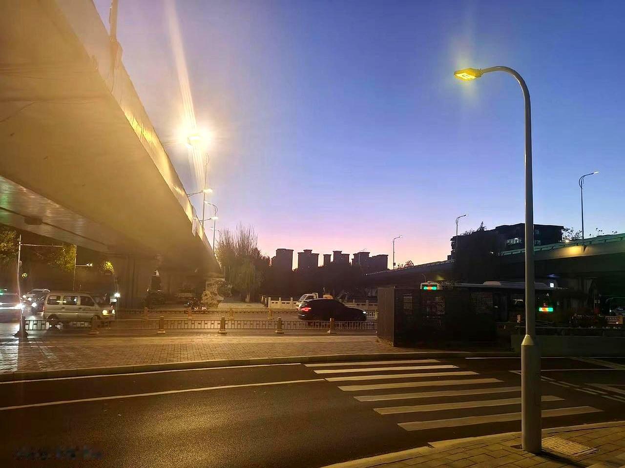 心态越来越好
 

今年夏天刚开始跑步那会只能跑三公里
 

那个陌生的跑友就在