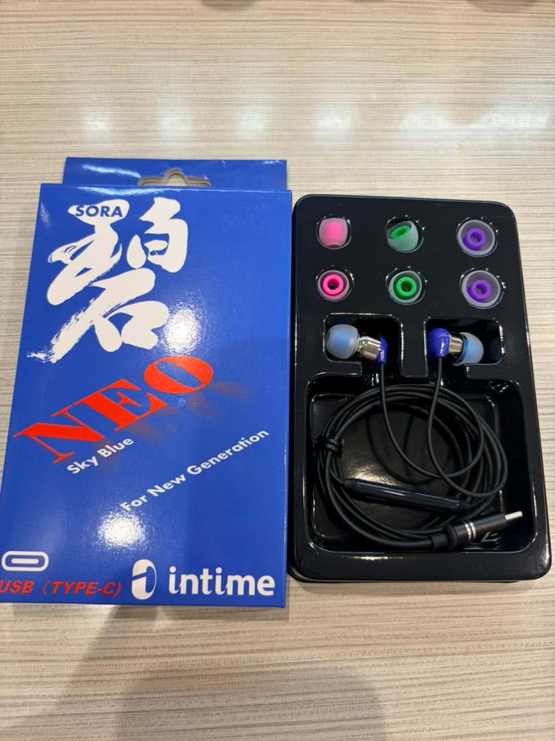 原来的耳机死洗衣机里了，去秋叶原搞了个据说专门用来听冻鳗歌曲和女声的耳机，这包装