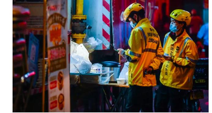 谁在和稀泥，谁在制造对立？
经过前期调研和试点，“骑手屏蔽恶意顾客”功能近日已在