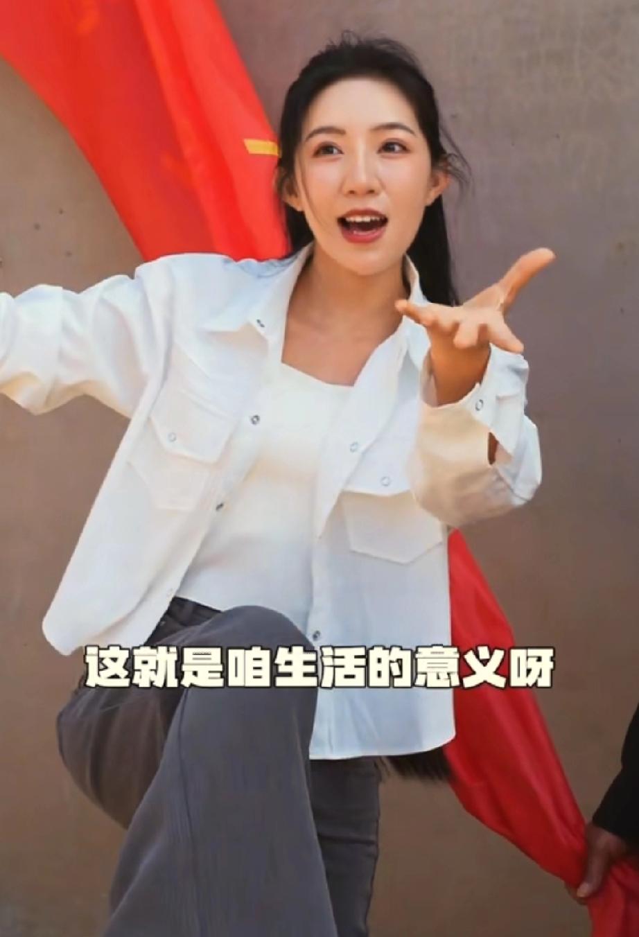 麦小登家盖个房子真是一波三折！
村里盖房现在这么费劲吗？
看她4月6号发的视频房