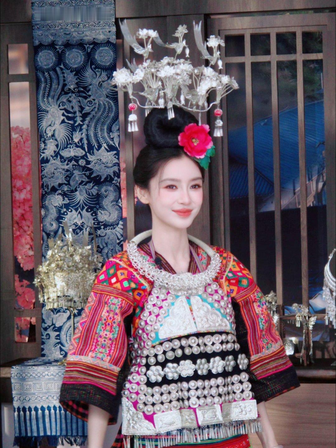 angelababy  杨颖 "你是降临于初春的诗意,追逐繁星赠予全世界最好的你