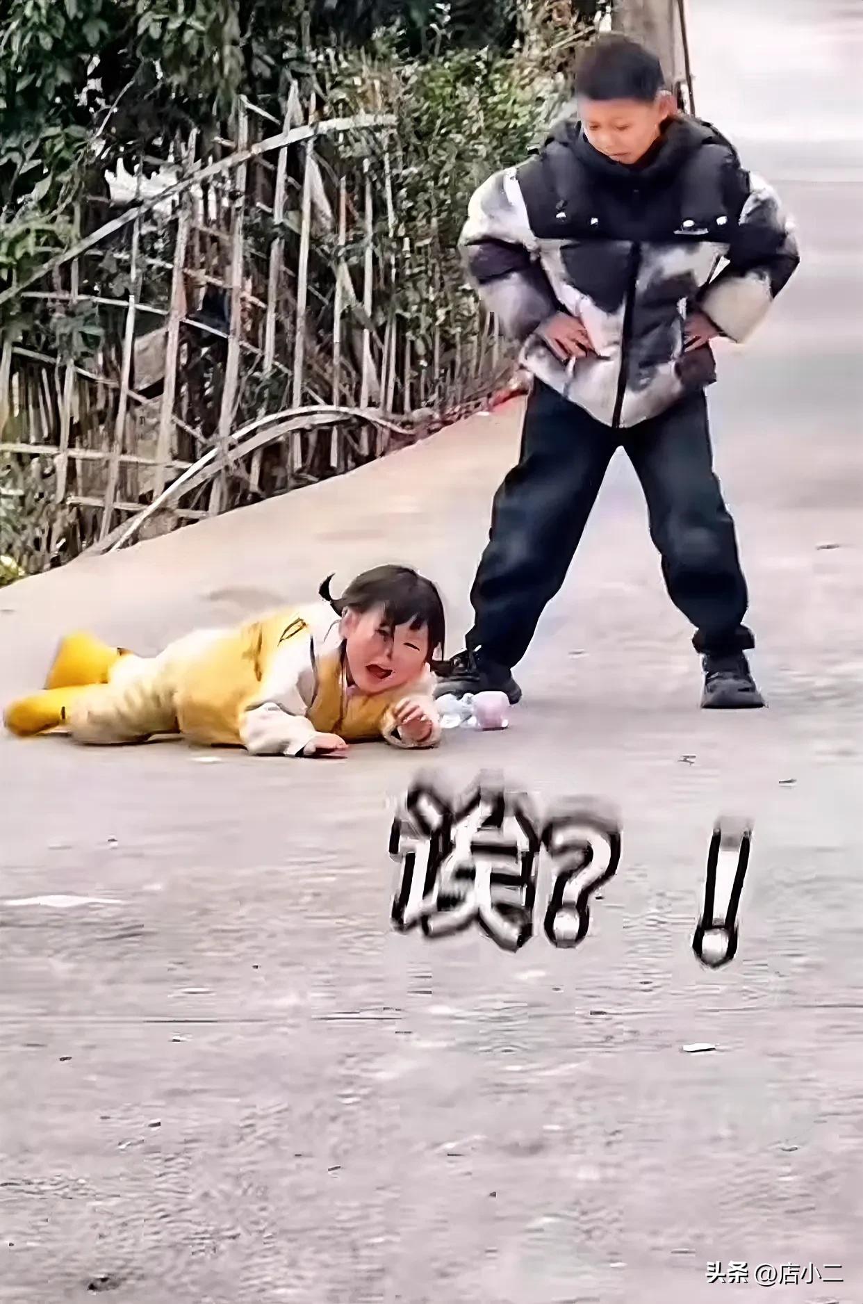 近日2000万粉丝的四岁萌娃网红，被网友质疑父母为了挣钱偏离初衷故意摆拍引起广泛