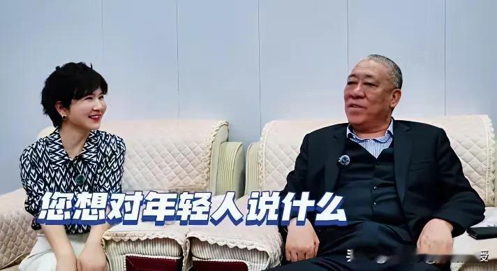 不催婚、只发钱！61岁的崔培军才是最懂年轻人的老板。
 
刚刚看到，有记者提问如