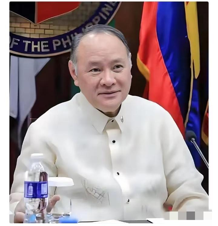 菲律宾防长可能万万没想到，自己不过是想在美国和国际社会面前恶心一下中国，结果却连