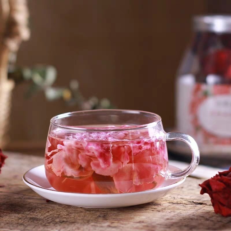 #大妈的精选#  500公斤鲜花只能制成12公斤的【 冻干墨红玫瑰花茶 】，严格