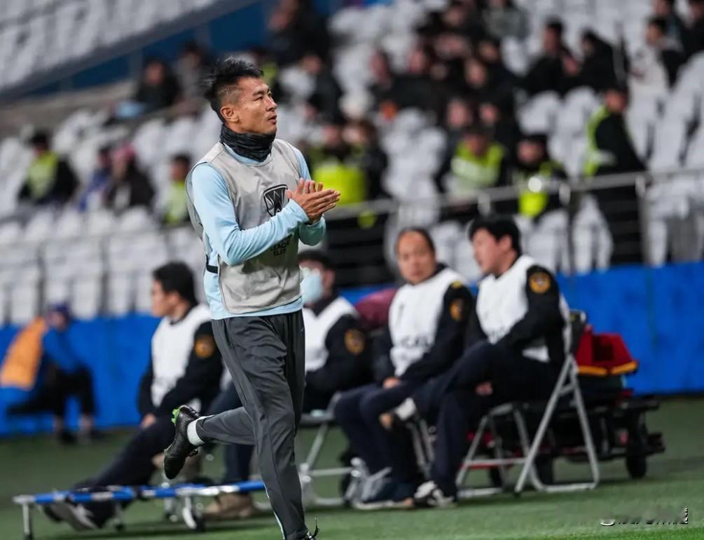 于汉超入选国足教练员，训练员身份表明足协对邵佳一的信任和放权

今天是新的一年开