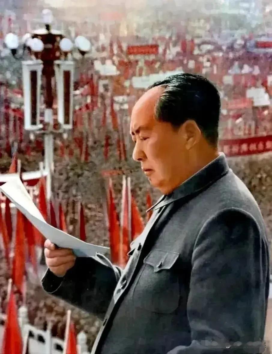 🙏请停留几秒，为伟人点个赞送朵花💐
《人民心中永远的明灯毛主席》
在抗美援朝