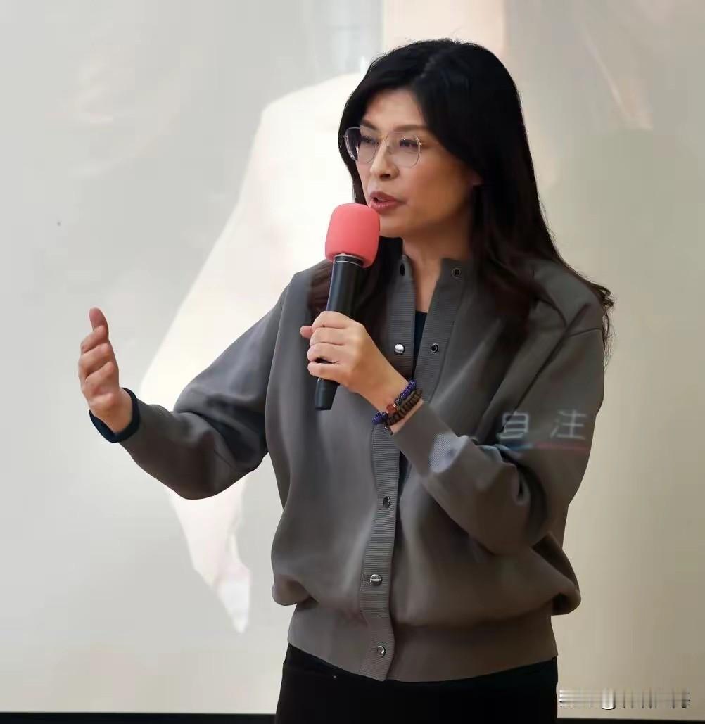 估计不少人都纳闷，国民党党产从2016年被民进党冻结了，掐指一算都快10年了，这