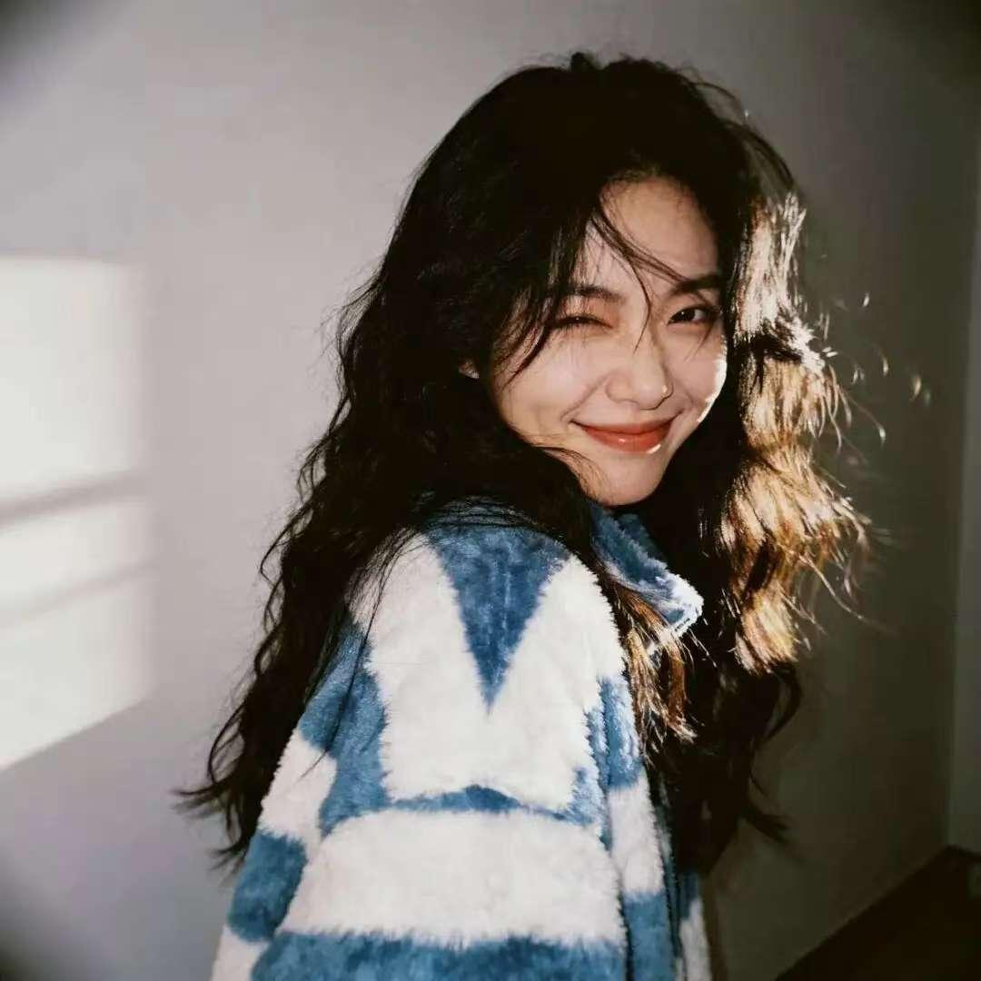 “ 对的人悄悄治愈你 错的人常常消耗你”💅