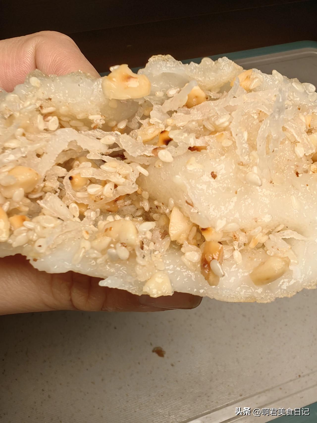 在惠东就得吃点特色美食～海南椰子卷，软糯香甜，除了做法麻烦点，味道真的绝[赞]#
