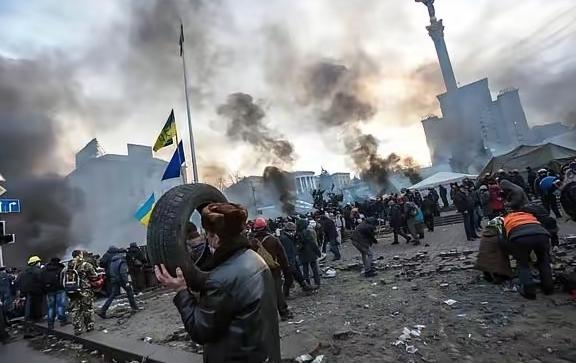 俄乌战争持续到现在，美国可能已经意识到看问题的不对，这件事完全不是美国能够掺和的