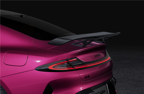 小米SU7 Ultra新增两项高阶选装配置：暮光玫瑰车漆（1.1万元）：灵感源自