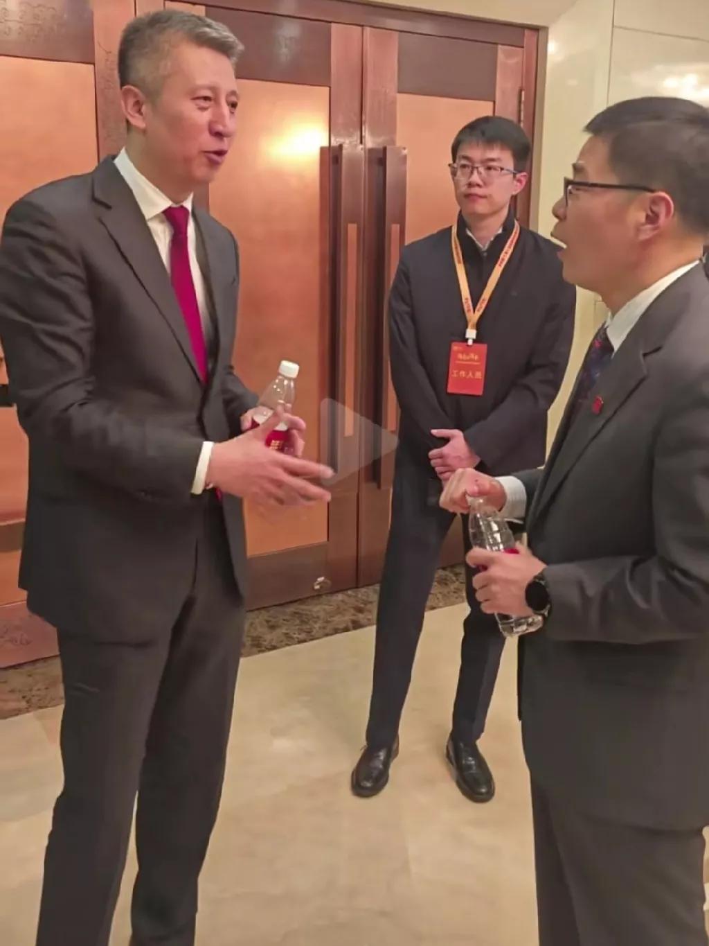 说实话，下赛季无论是篮协放权给俱乐部归化外援也好，还是外援4节8人次上场也好，但