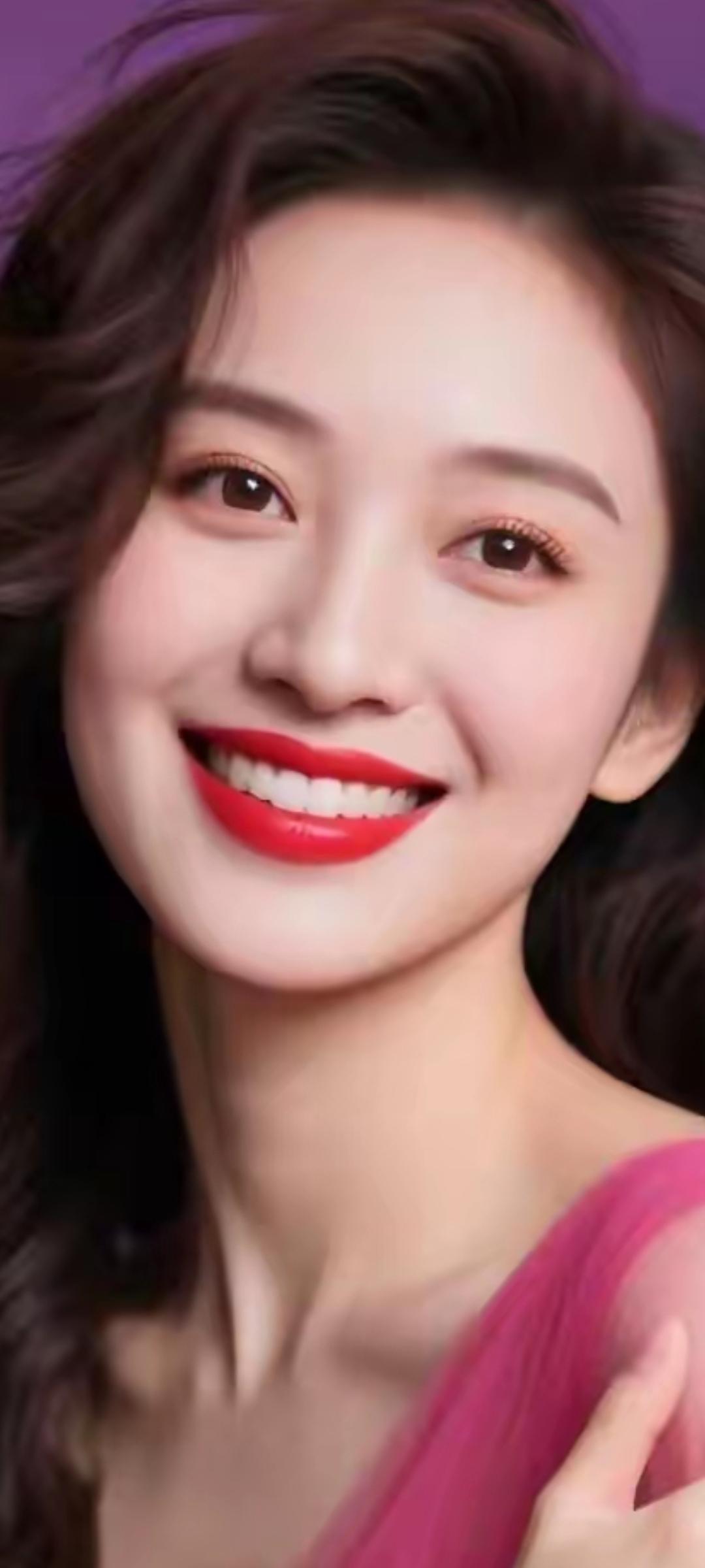 甜美笑容，粉嫩妆容，元气满满的一天！🌸💄😊