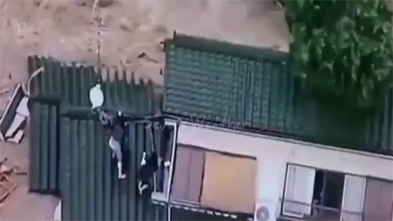 直击罕见特大洪水：暴雨毁一切，画面太吓人！
