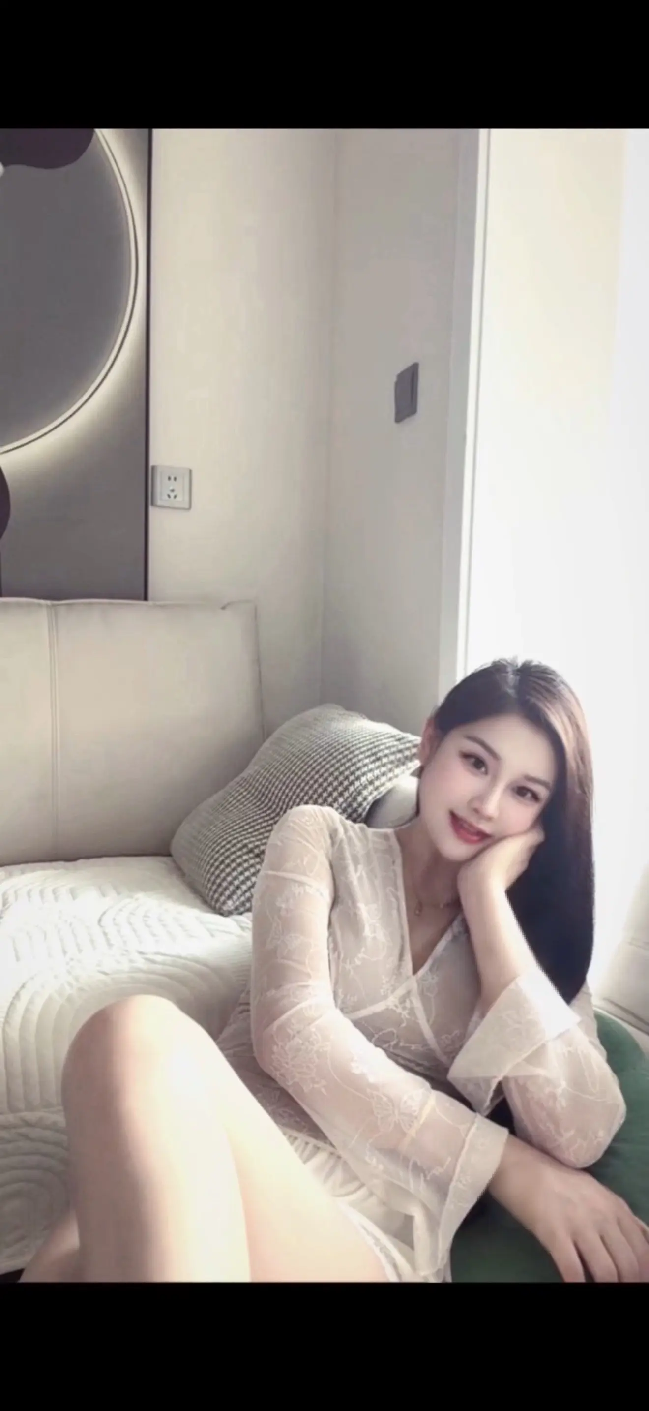 接受平庸，和解生活，普通人的日子，安稳自在就够了。