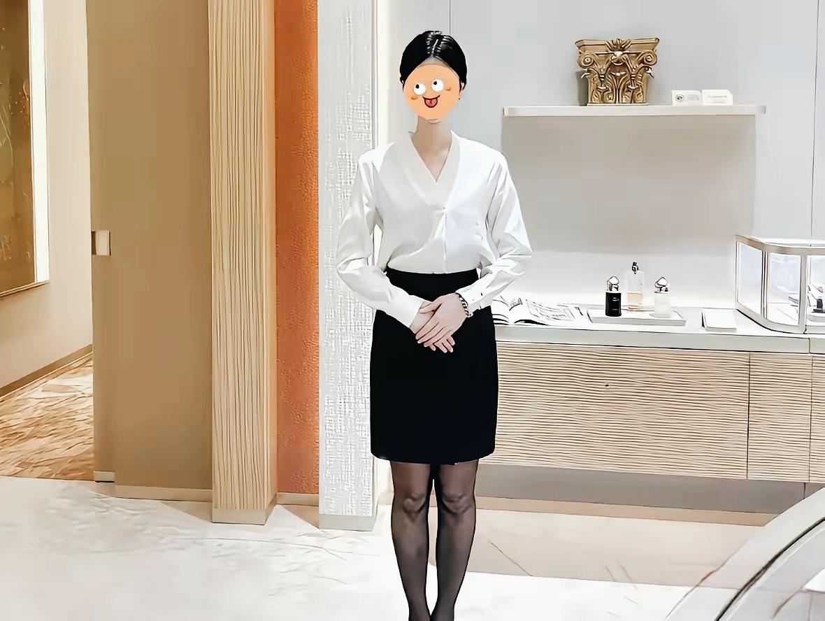 又有47秒的视频流出。
只不过主人公换了人！

金店副店长这事有点荒唐。
今年都