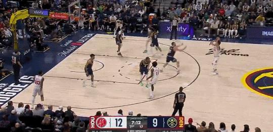 神勇！今天申京表现比约基奇好！
在今天NBA常规赛火箭对阵掘金的第一节比赛中，申