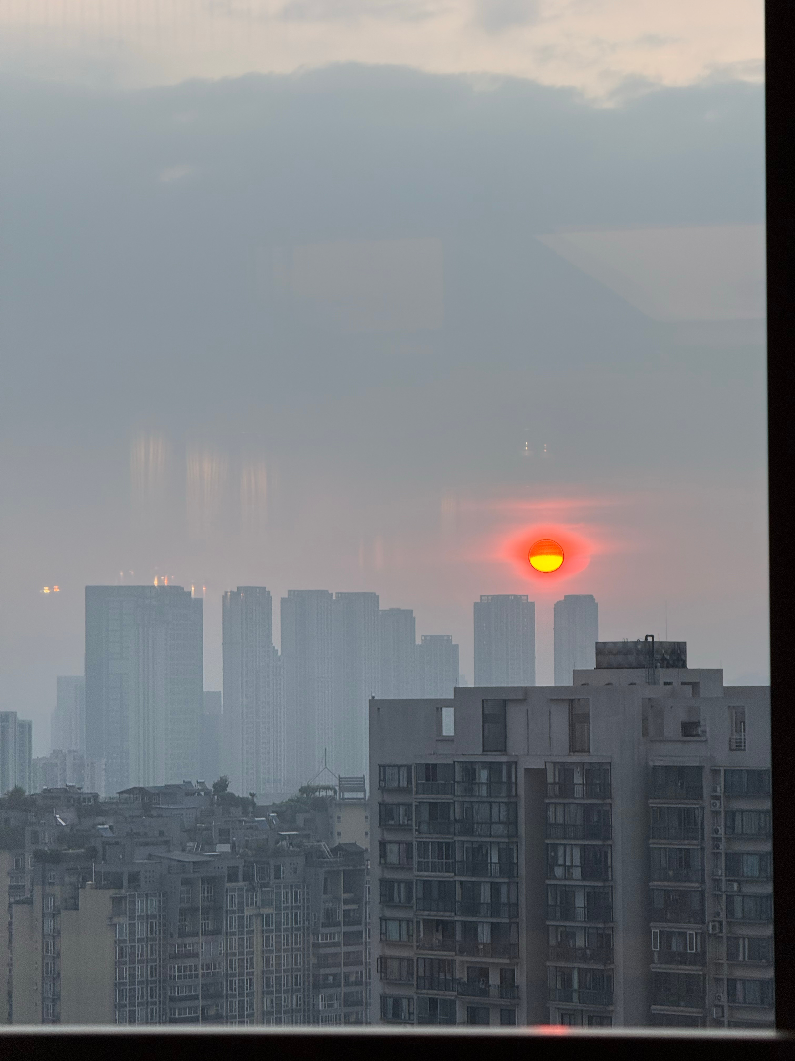 早呀！兄弟们今天去芒市吃个米线  ​​​