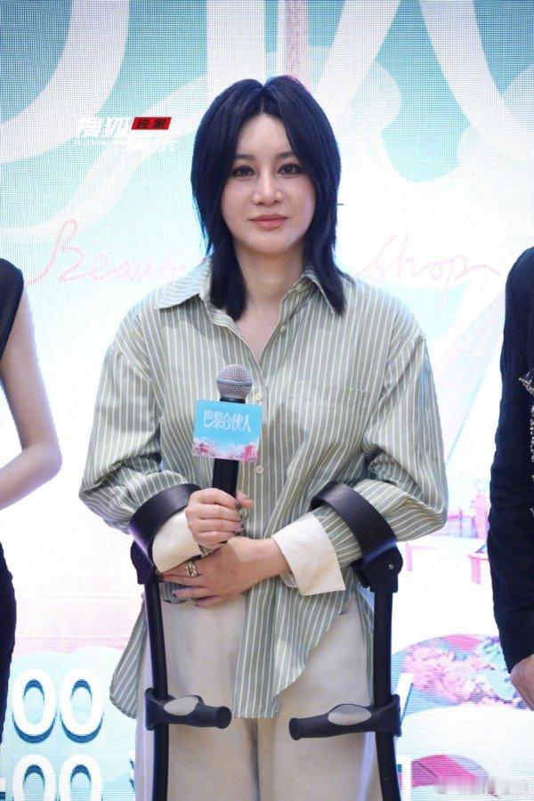 尚雯婕[超话]尚雯婕说坐轮椅也要来录巴黎合伙人尚雯婕这段发言太真诚了！作为外语系