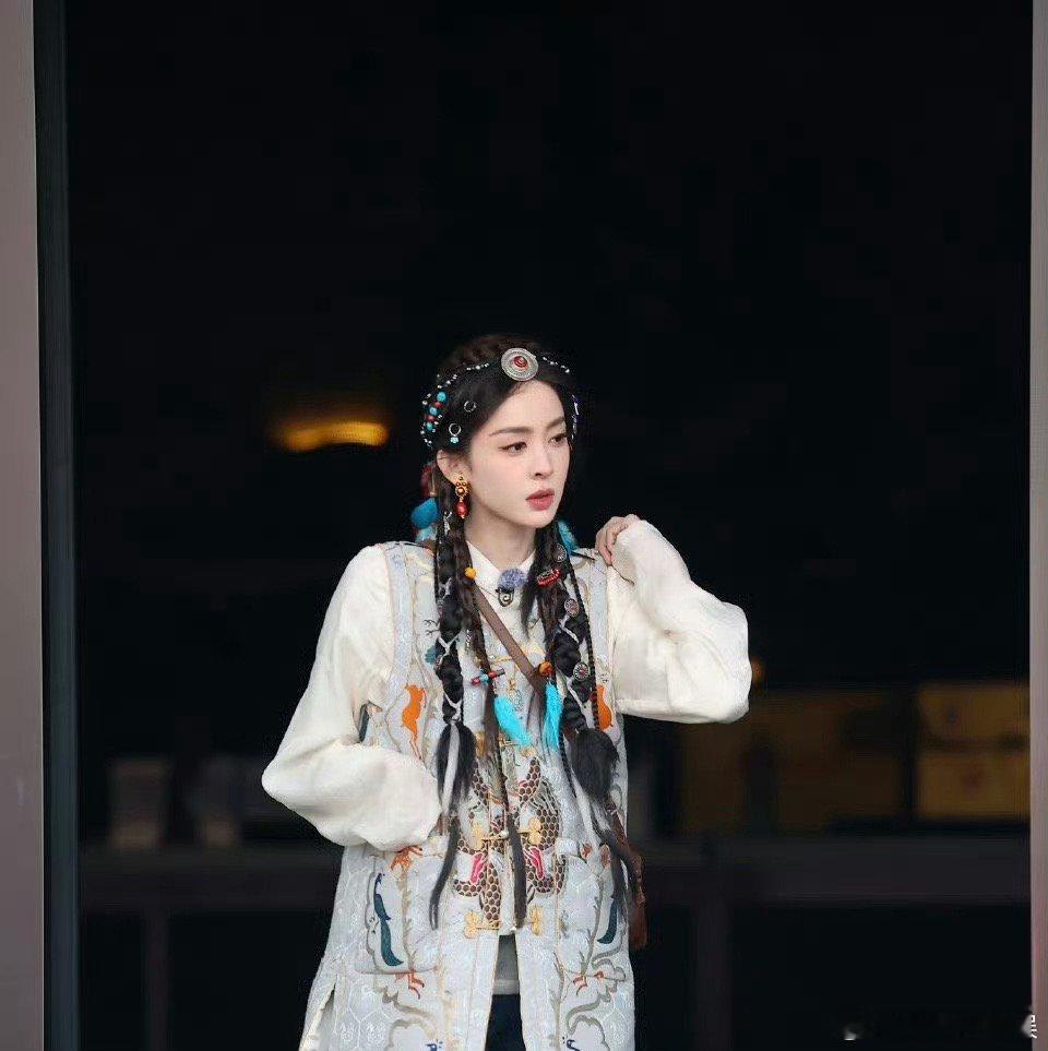 #娜扎[超话]##娜扎穿藏服#我真的很喜欢这样的一个服装，而且对于我们来说其实也