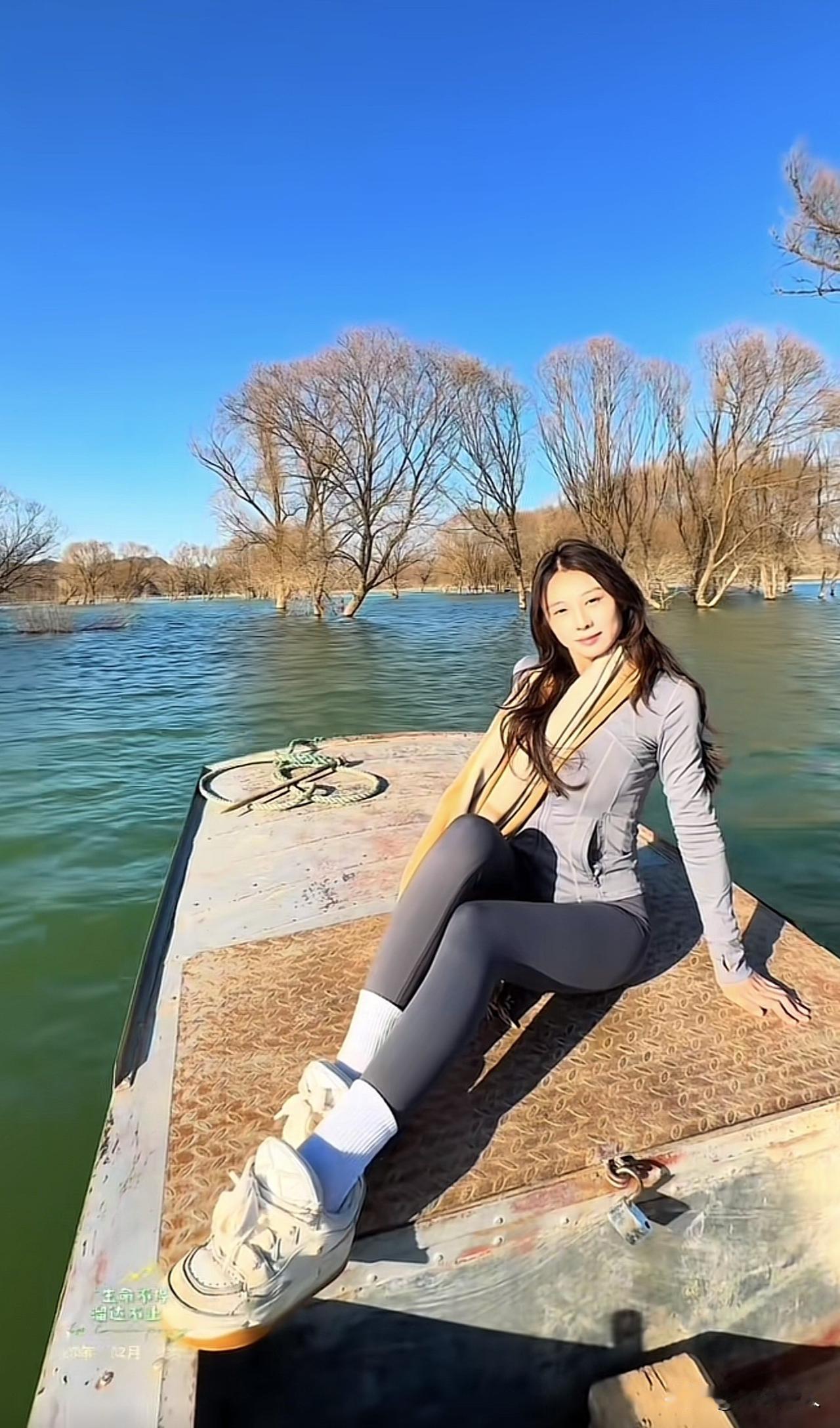 新思维：别怕，宇宙陪你同在

道友们，你是否曾在深夜独对窗棂，看星月遥遥，忽然生