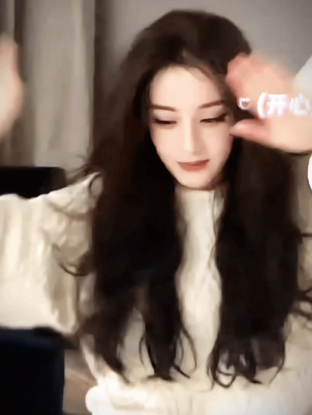 曝迪丽热巴与嘉行到期不续不管真假先接了哈！快点离嘉吧！！！ 