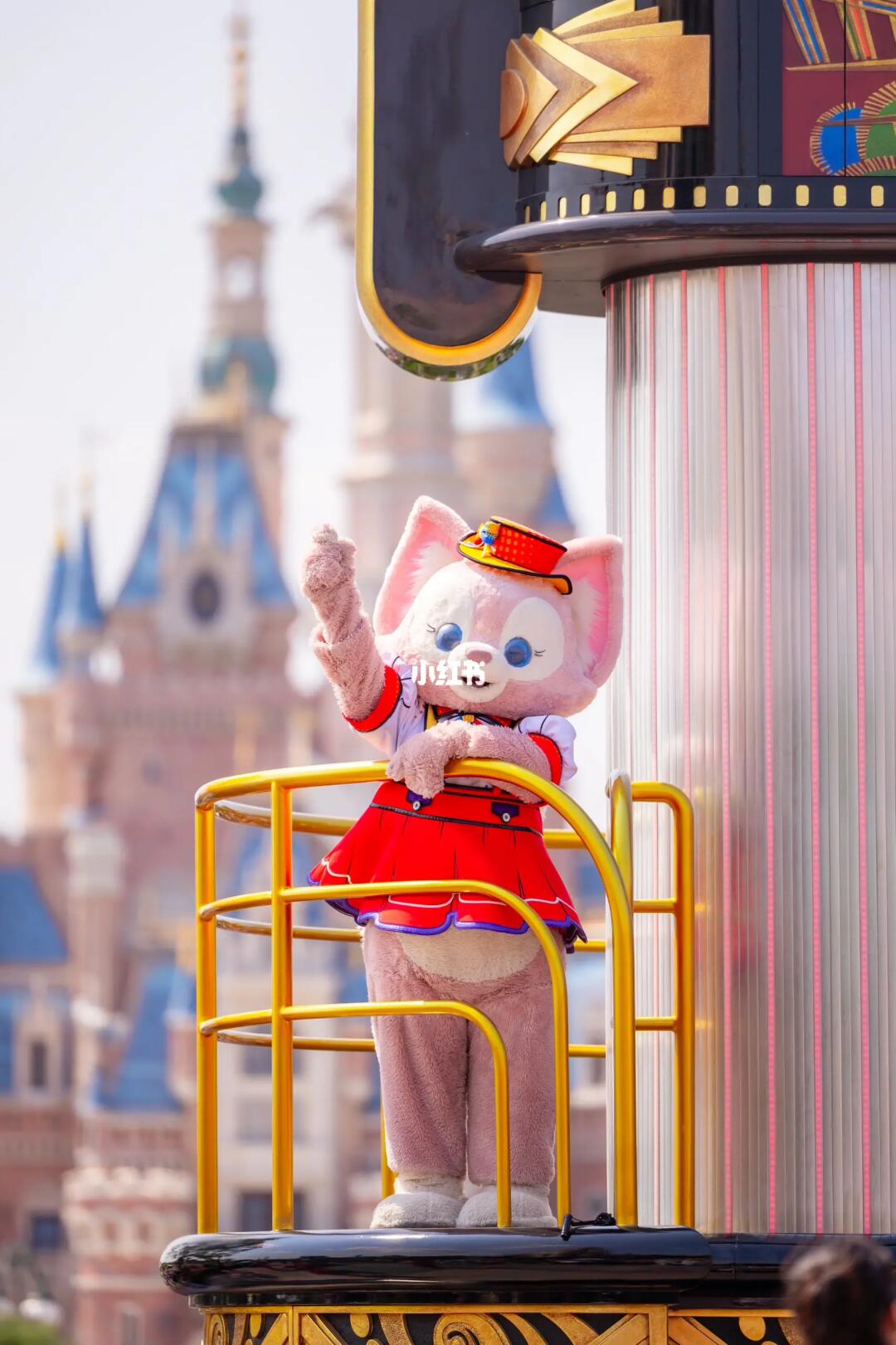 🏰谁家的小狐狸从城堡里走出来啦~💖