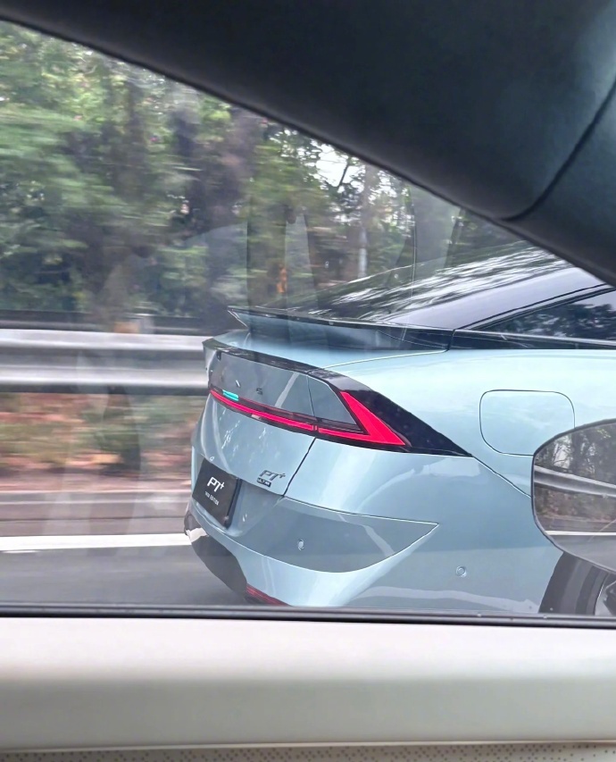 新款小鹏P7+即将全球36国发布作为曾经的细分市场销冠，新款小鹏 P7 + 的升