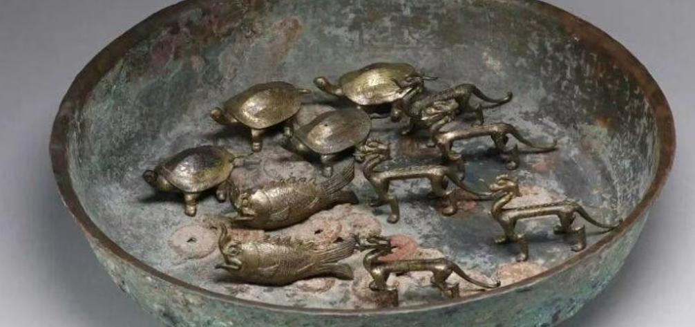 这回西安的考古发现，可真把人看傻眼了！一座沉睡了上千年的唐代大墓，竟然在狭小的腰