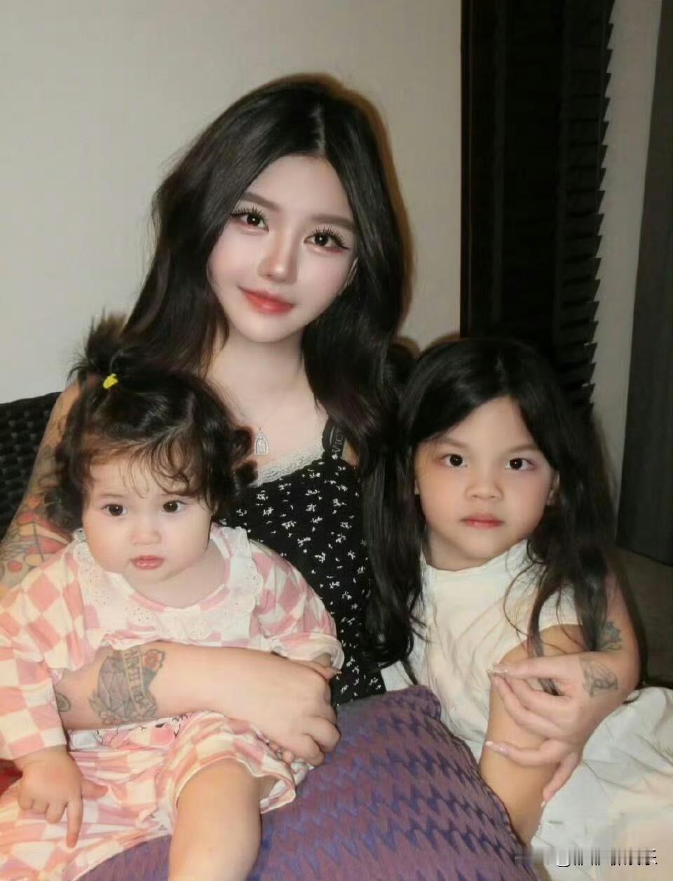 韩安冉被骗100万。

2月21，韩安冉又一次高调上热搜，这次不是因为孩子，也不