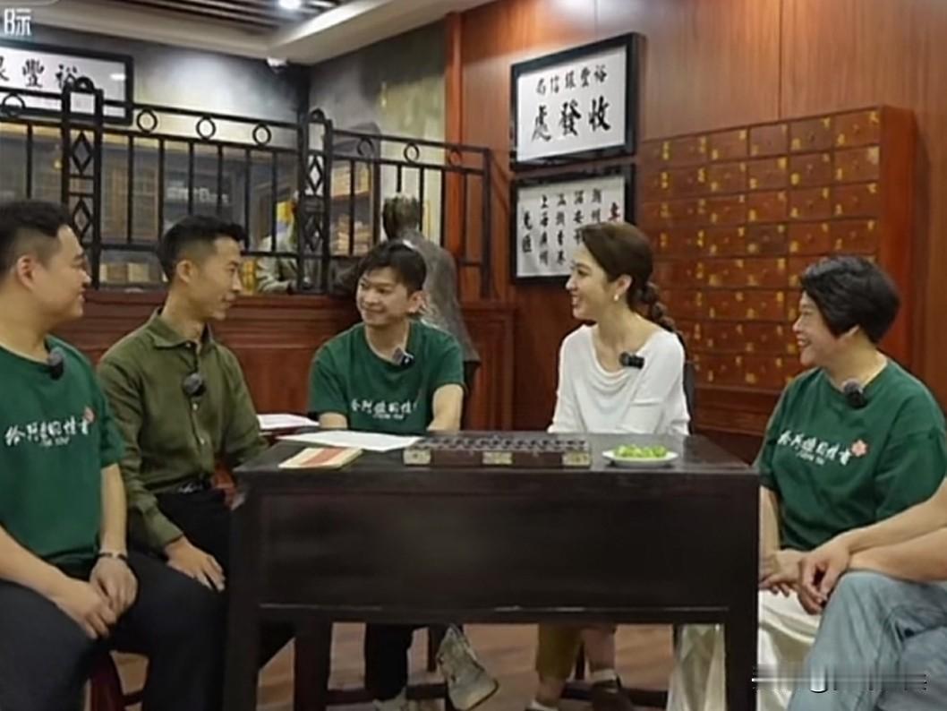 给阿嬷的情书爆火后，除了李思潼与王彦桐进入签约演艺圈，其它演员都不加入娱乐圈回归
