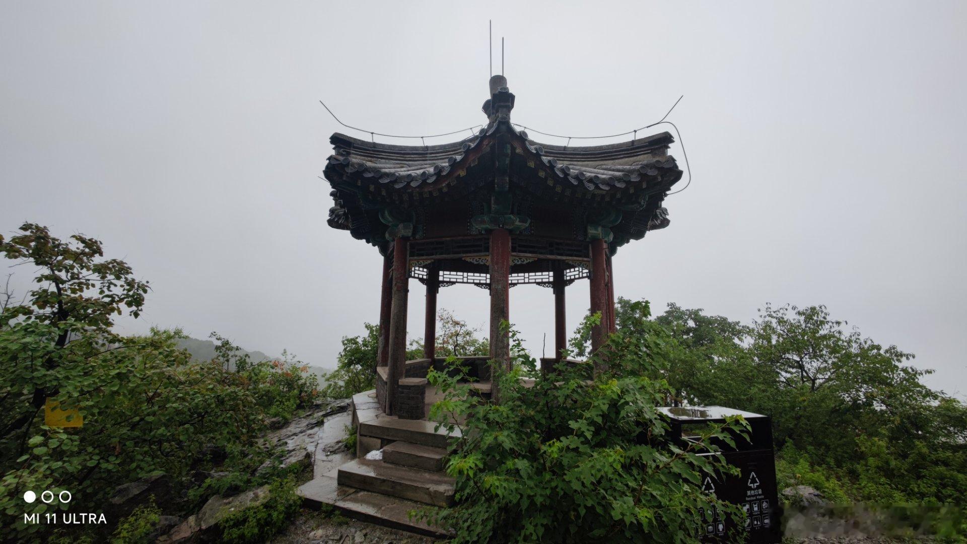 雨中的香山公园  摄影北京你好[超话] ​​​