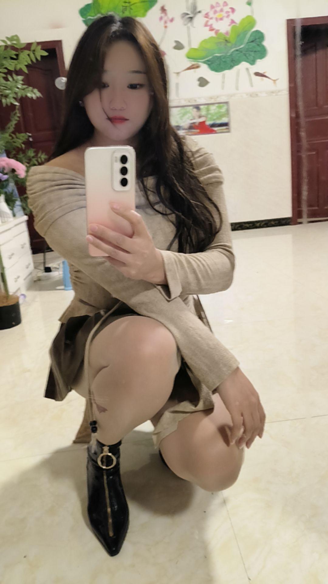 世间最好的默契不是有人懂你的言外之意，而是有人心疼你的欲言又止。