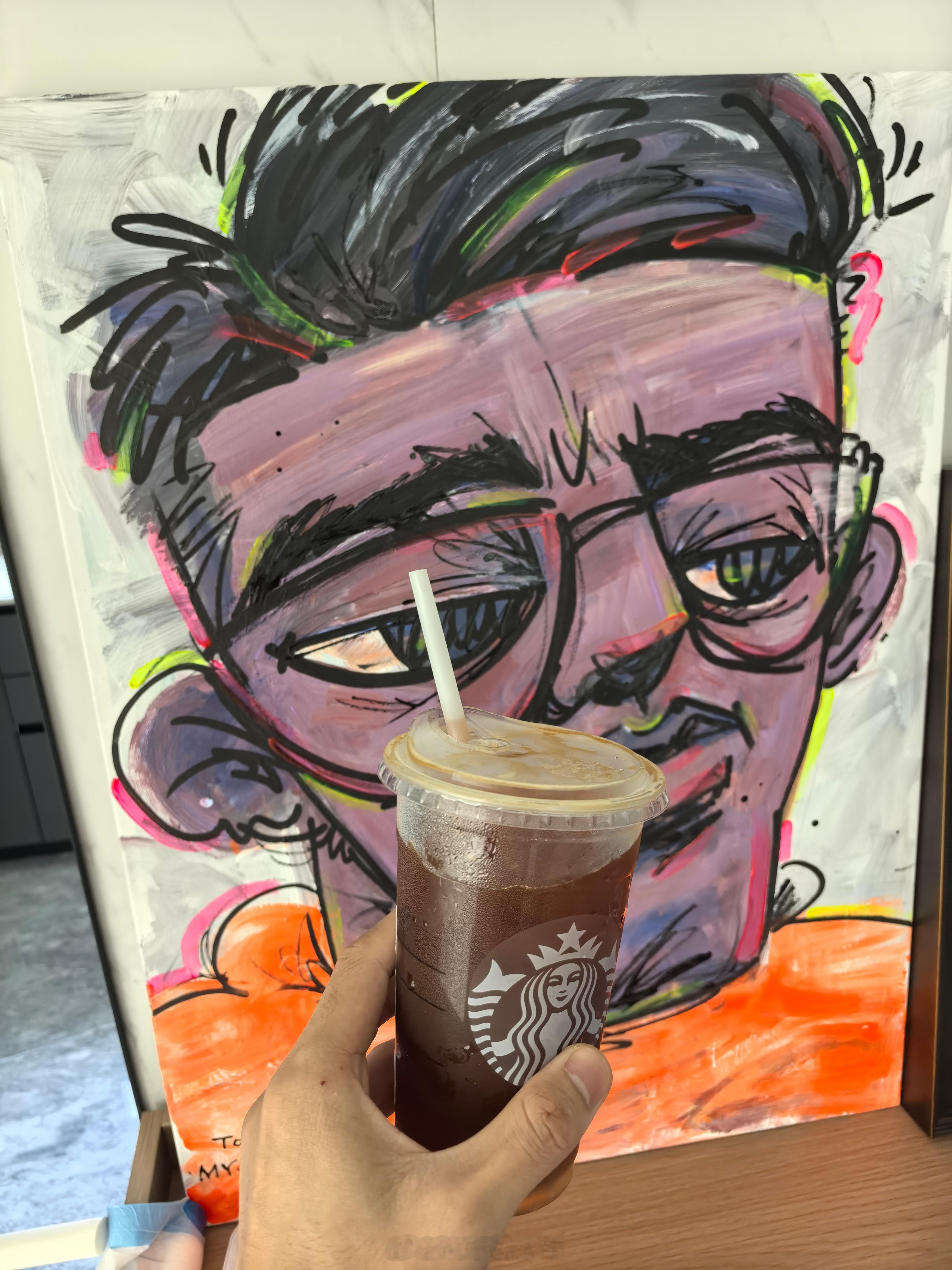 早啊，谁能告诉我早上一杯冰美式到底健康不健康啊，我都这么喝了一年多了，基本上观点