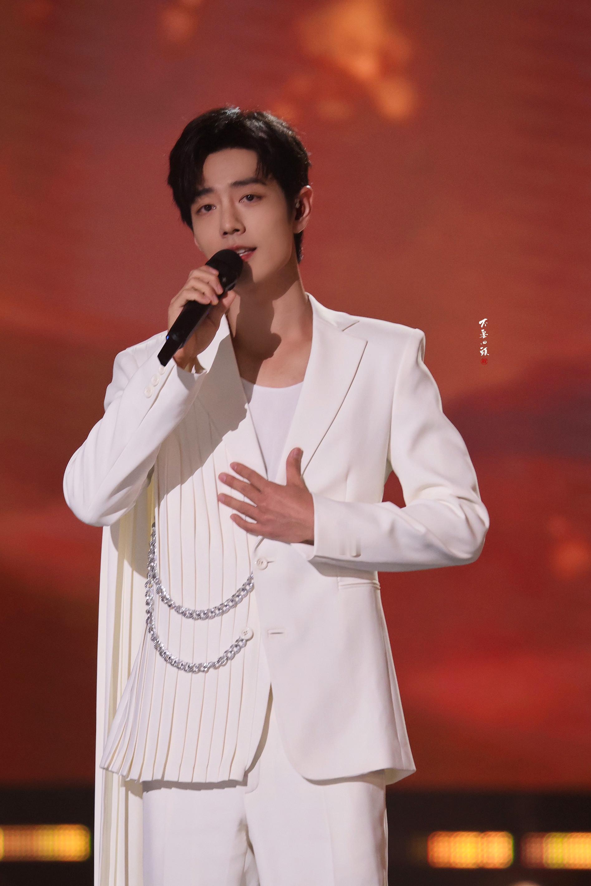 风永不止息的告白，就像我对你的爱意 ，永远汹涌而澎湃！期待肖战微博之夜肖战帷幕拉