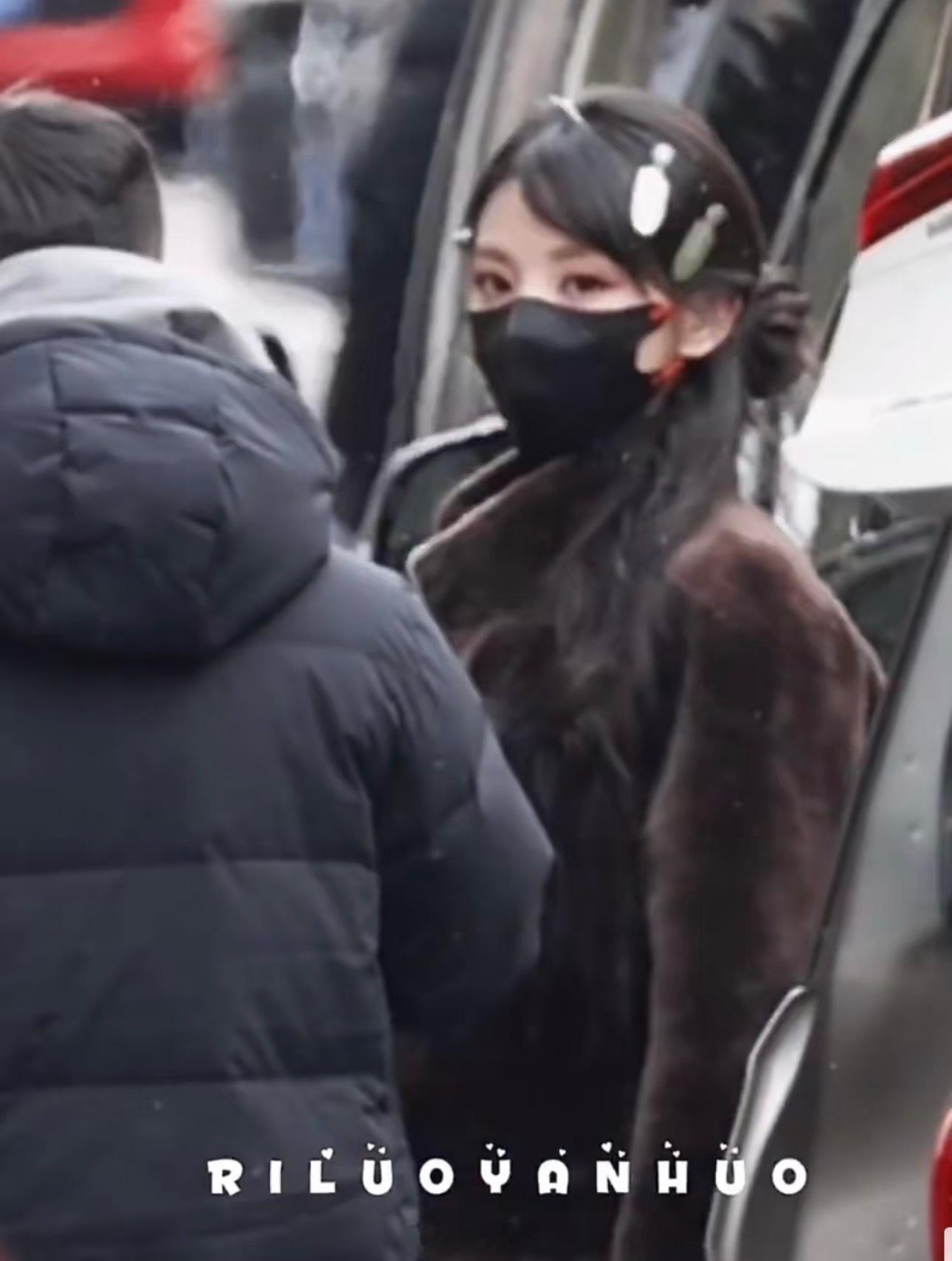 田曦薇春晚带妆联排田曦薇现身央视春晚联排好漂亮的家薇 2026央视春晚首次联排