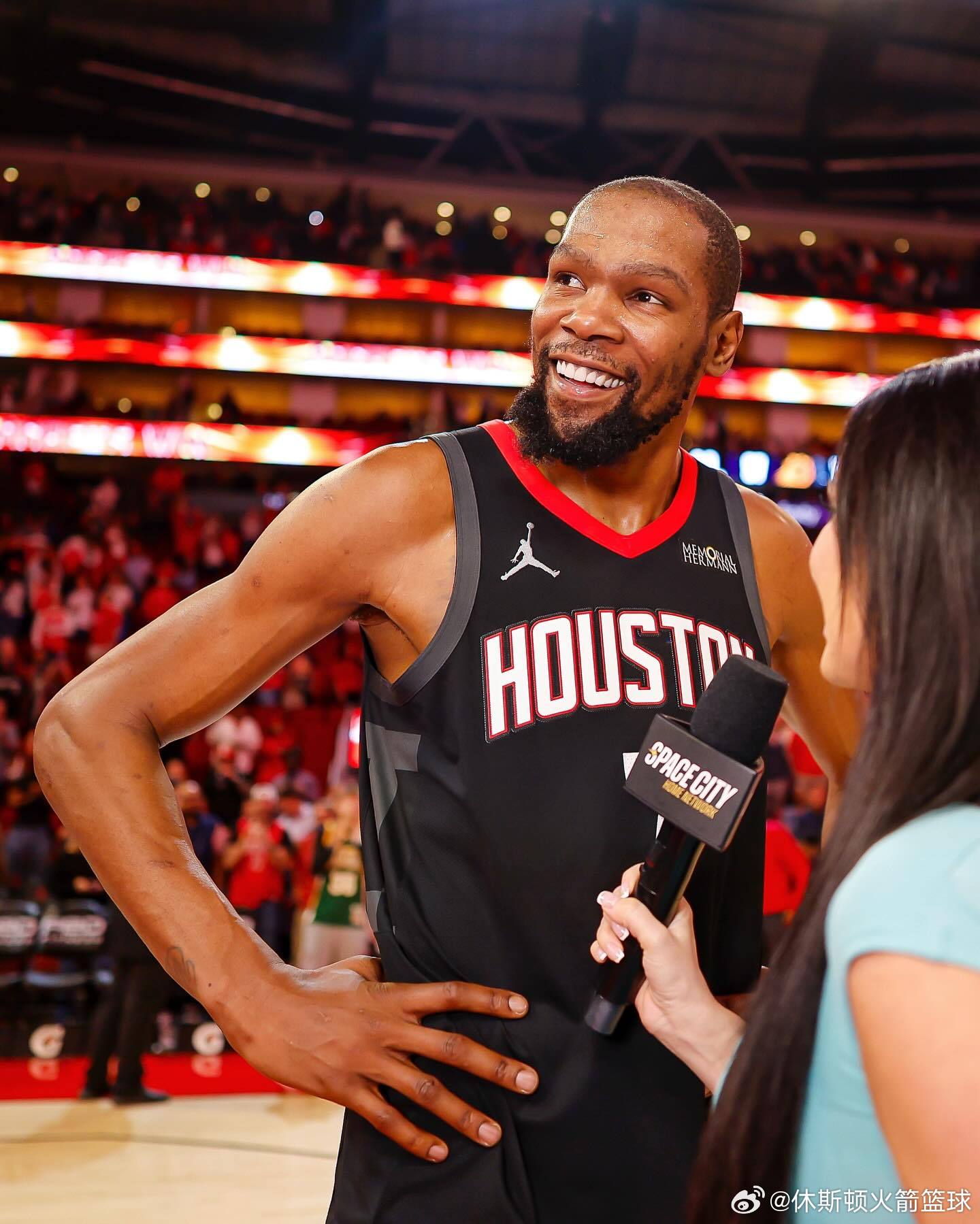 今天，NBA官方公布了东西部周最佳球员，杜伦和爱德华兹当选。杜兰特获得提名⭐火箭