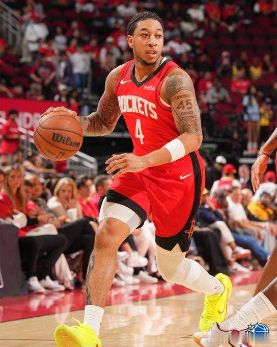 魔术队签下了自由球员后卫JD·戴维森。休斯顿火箭nba交易 ​​​