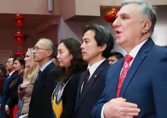 二毛家独立后，大量科学家被中国“接纳”，而这些科学家来到中国后，不少人第一个要求