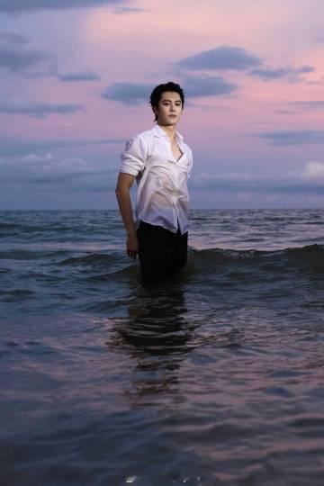 王鹤棣 内涵  这哥真的很有内涵 