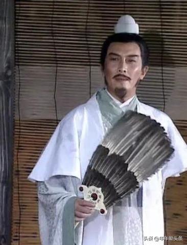 欣赏诸葛亮，不只因为他神机妙算、足智多谋。乱世之中，他选择追随明主，许下一生承诺