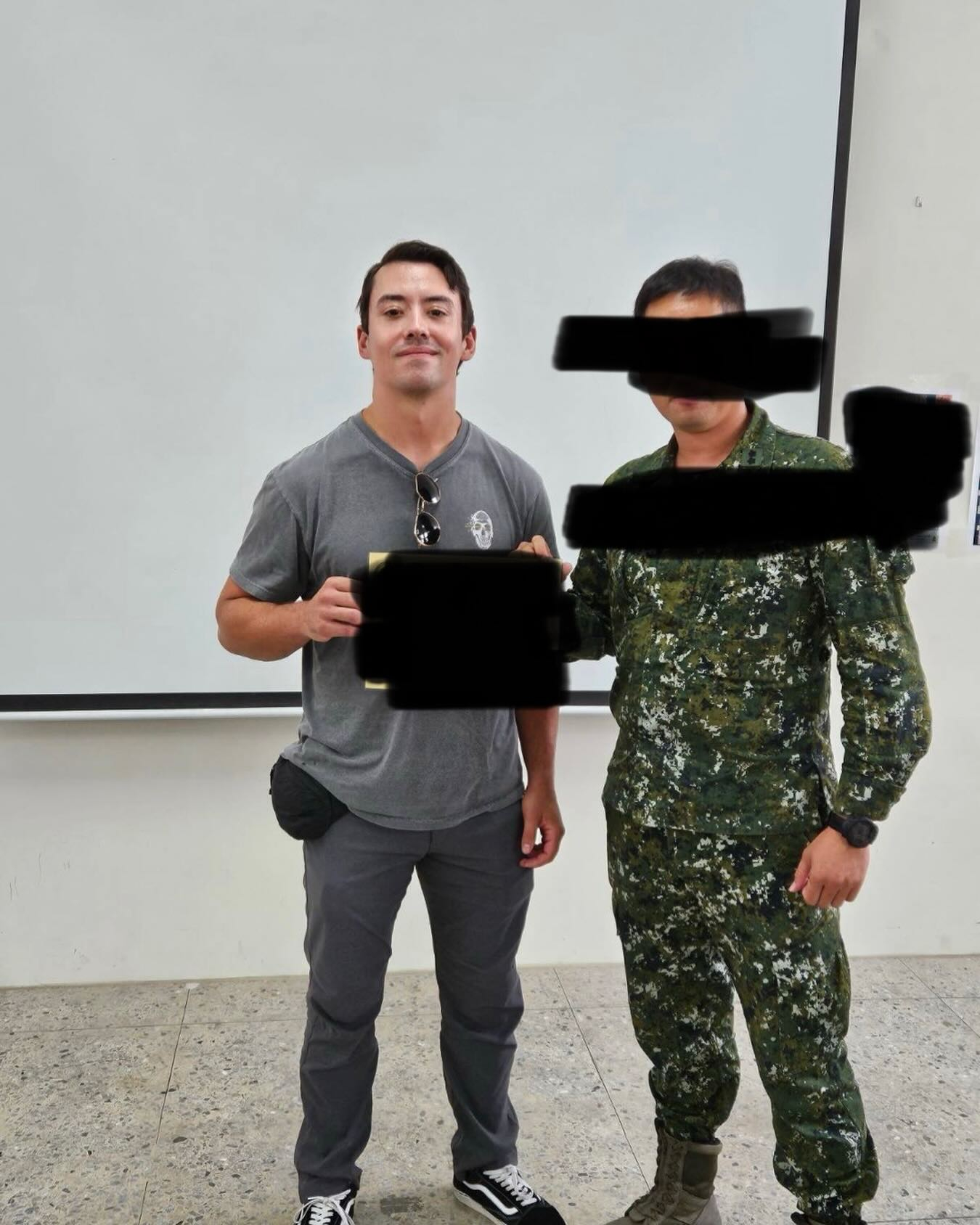 在中国台湾为台军提供培训的退役MD三等人绿帽子成员 