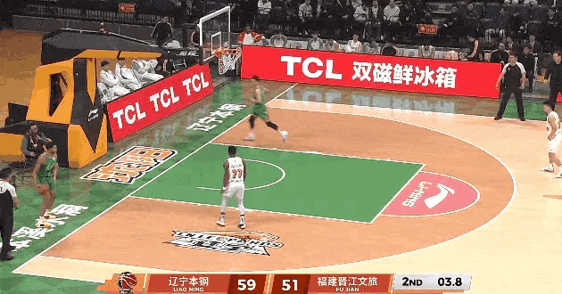 今晚CBA最佳进球，辽宁队3.8秒一个底线球战术，从赵继伟发球开始，哈维就开始了