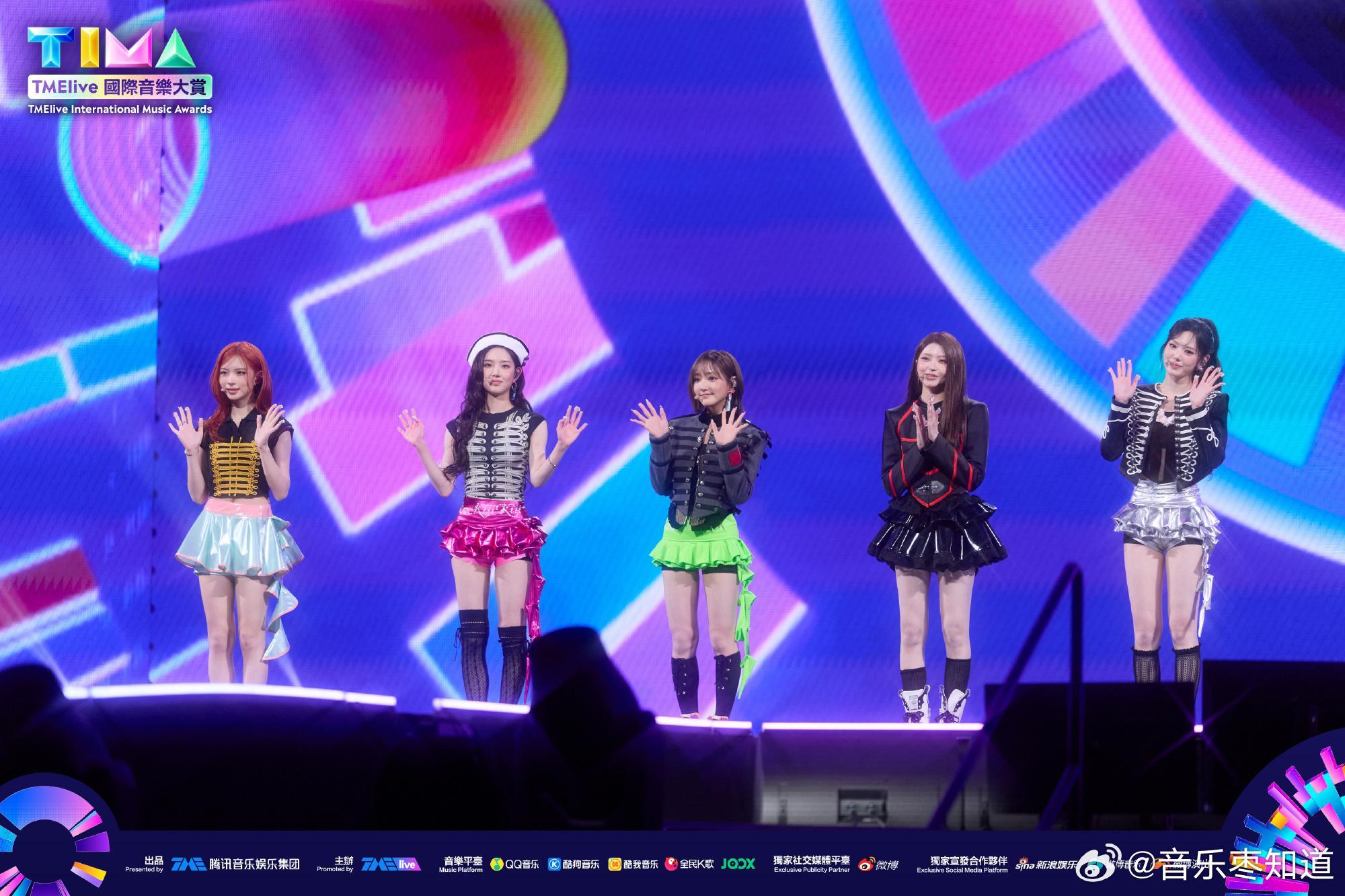 TIMA国际音乐大赏KiiiKiii舞台好亮眼！两首曲目连唱，复古Y2K电子风狠
