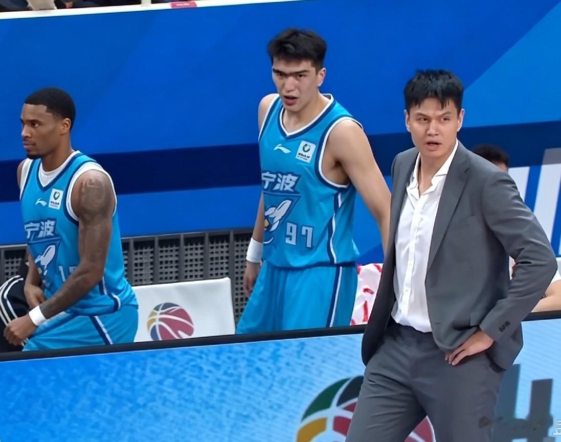 今晚CBA常规赛，宁波主场76-85不敌吉林，遗憾吞下开局五连败，至今仍然没能拿