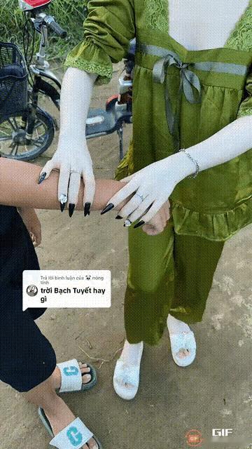 图一：没有对比真的不知道，白的有点吓人了吧？
图二：妹子你确定，这样午睡起来以后