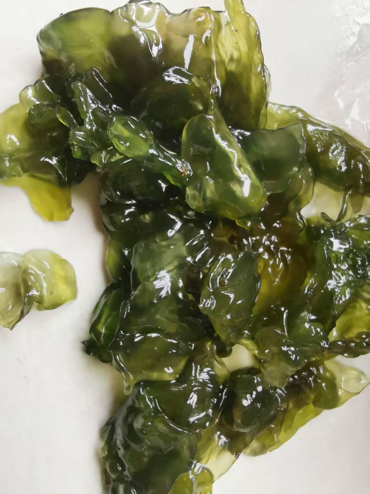 秋淋雨连绵，地软正当时。
深秋季节的地软，更鲜嫩，平时最喜欢的地软蛋花汤，地软包