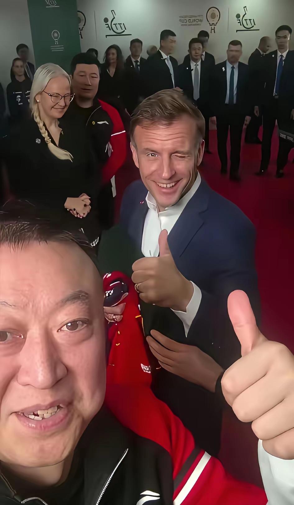 其实老马这人不错，挺随和，脑子也活泛，会审时度势，要不然也不会找个比自己大那么多