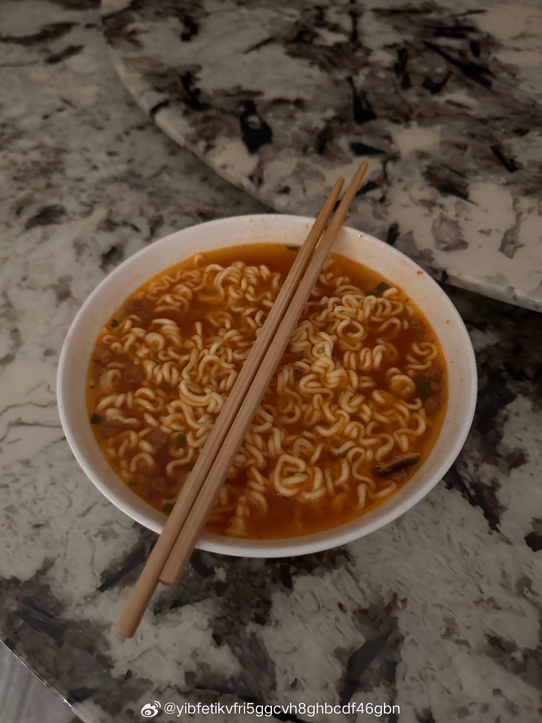 我现在在吃！下个星期要来月经了！难怪食欲大开！ 